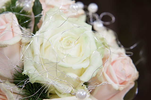 fresh flower arrangements for weddings